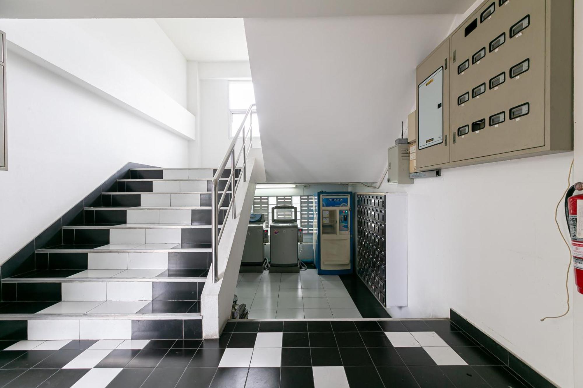 Ruan Plaisoi Apartment 방콕 외부 사진