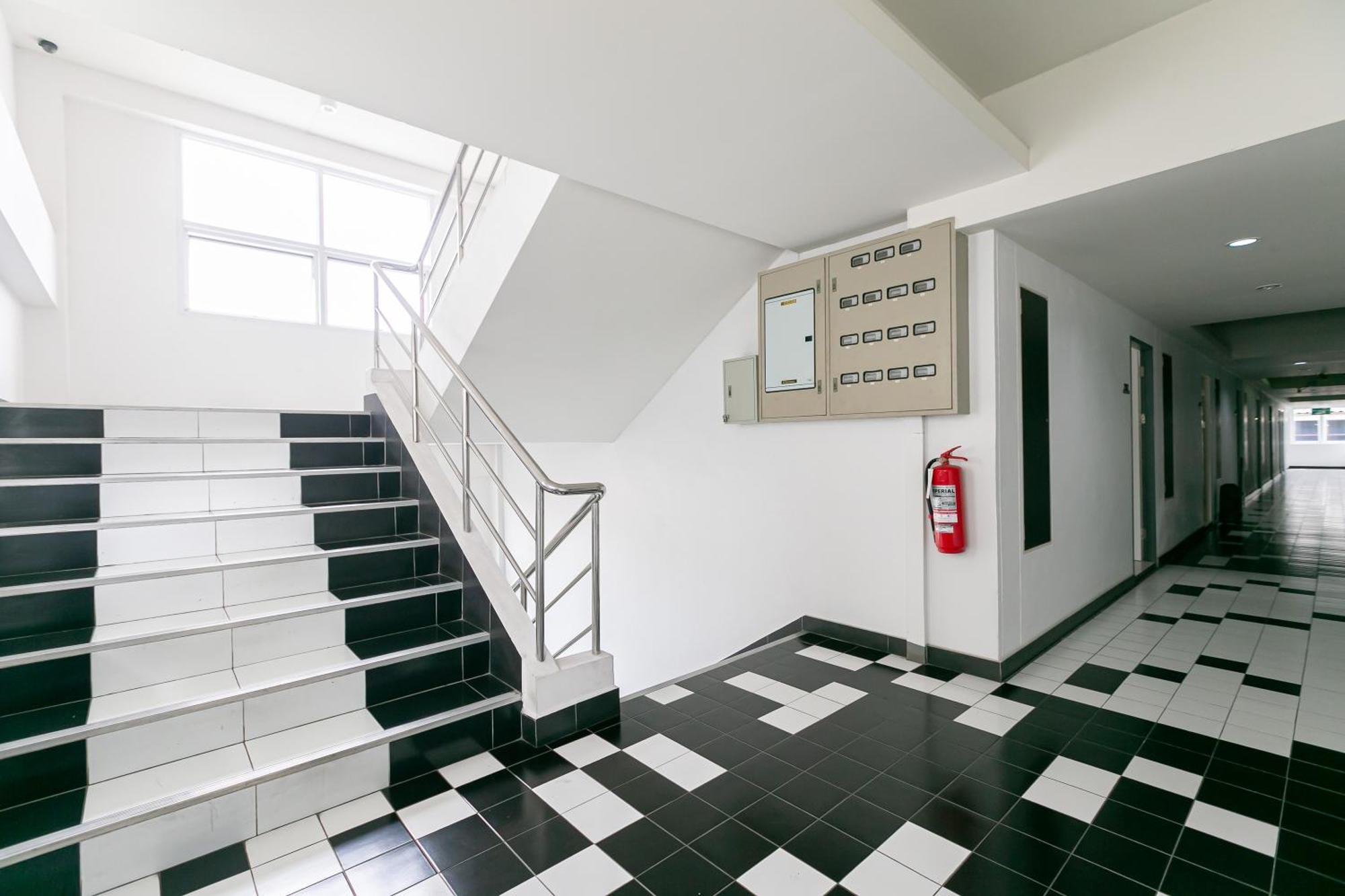 Ruan Plaisoi Apartment 방콕 외부 사진