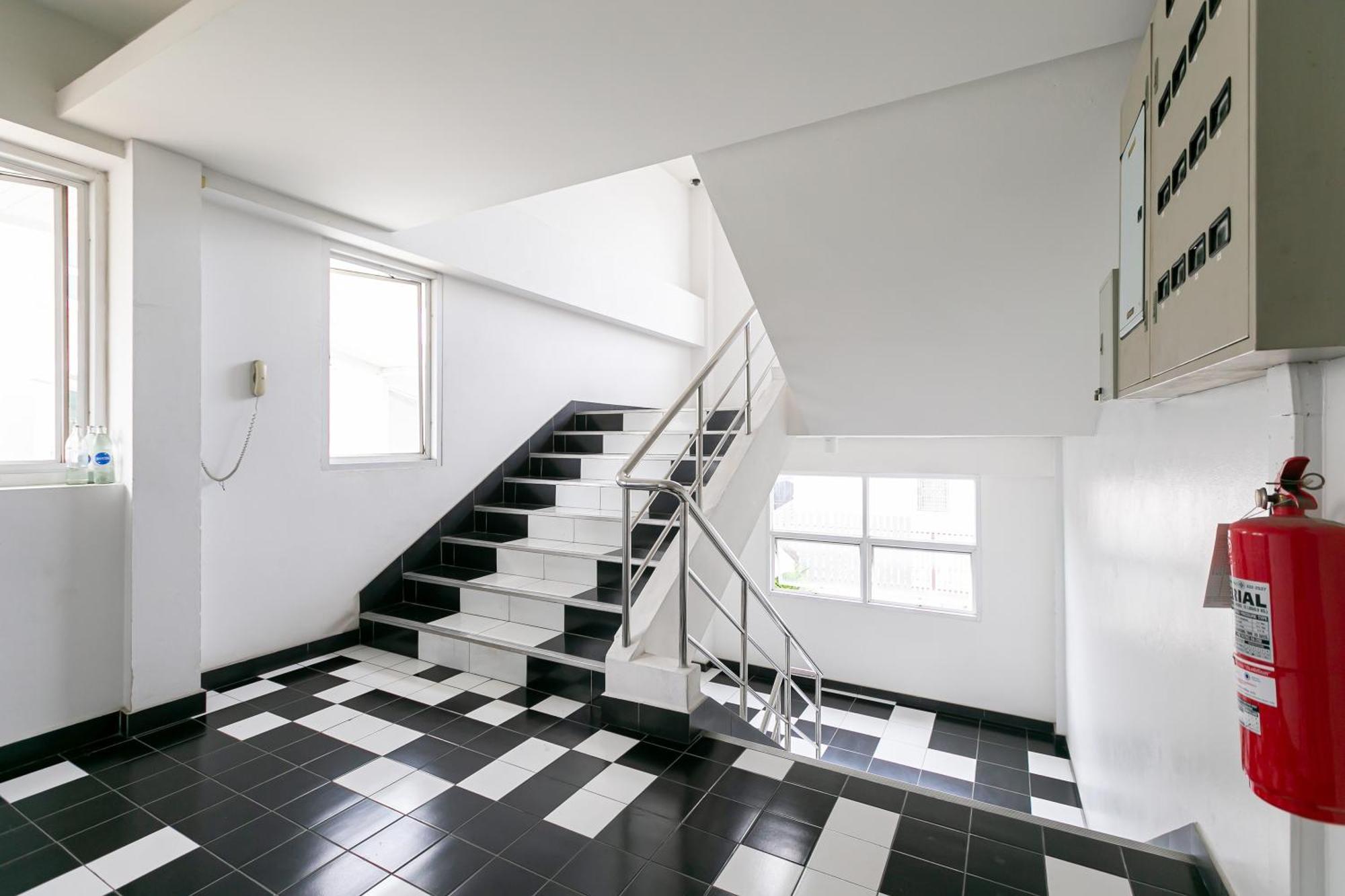Ruan Plaisoi Apartment 방콕 외부 사진