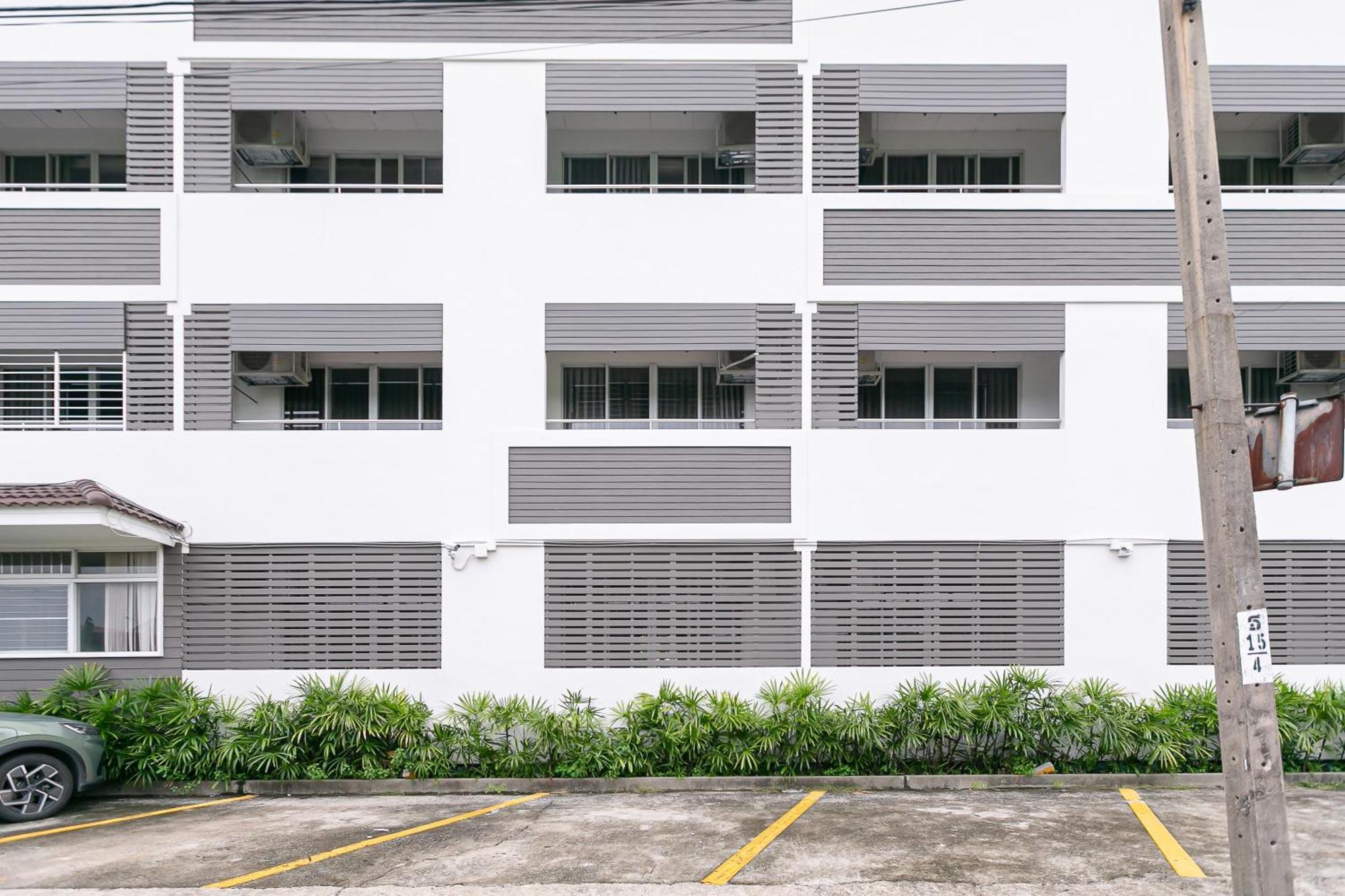 Ruan Plaisoi Apartment 방콕 외부 사진