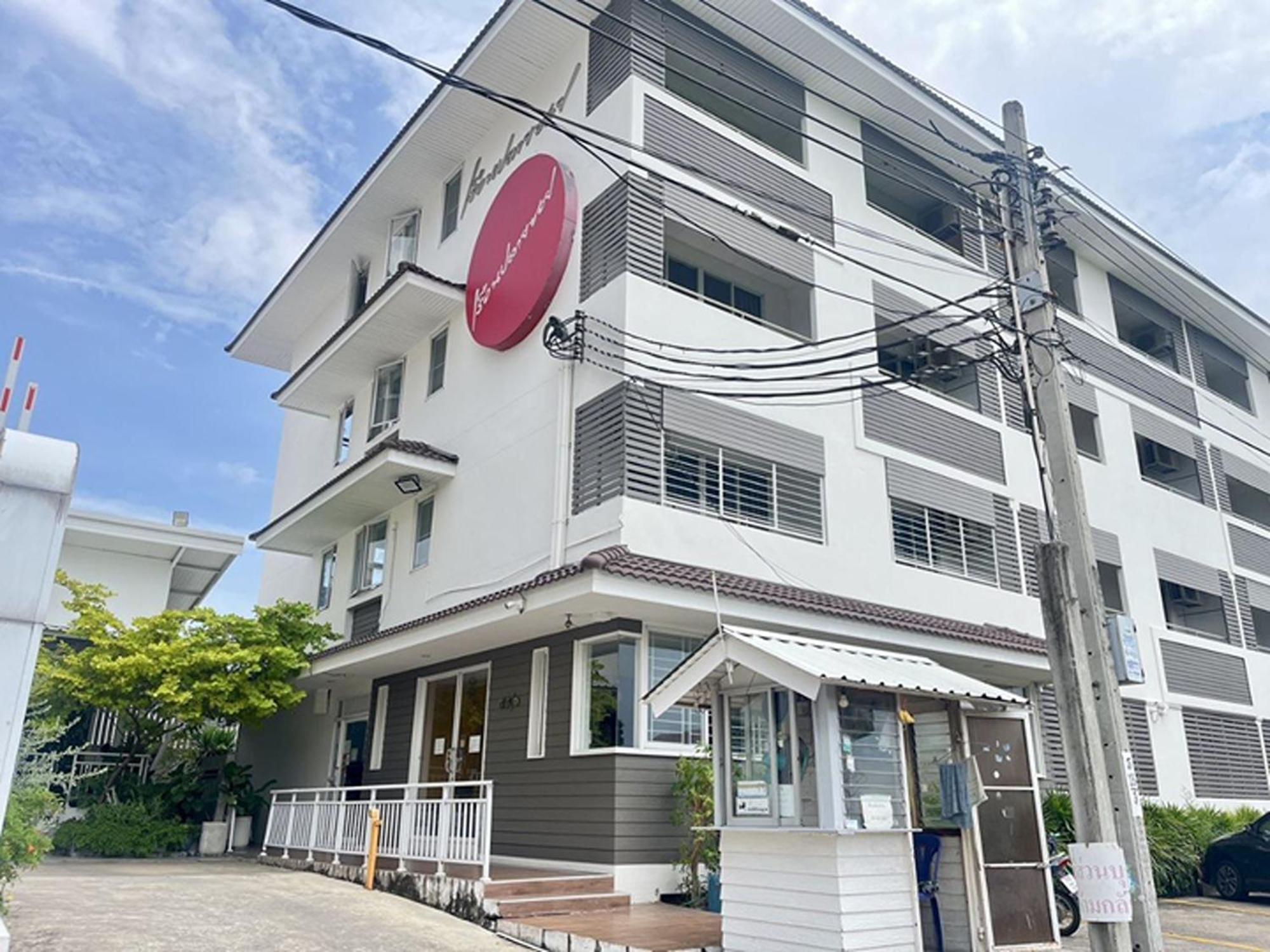 Ruan Plaisoi Apartment 방콕 외부 사진